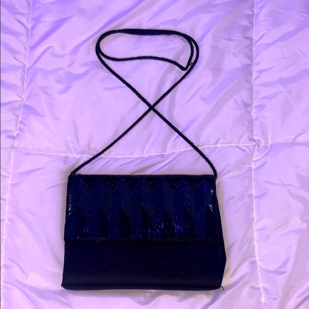 Black cross body bag (new no tags)